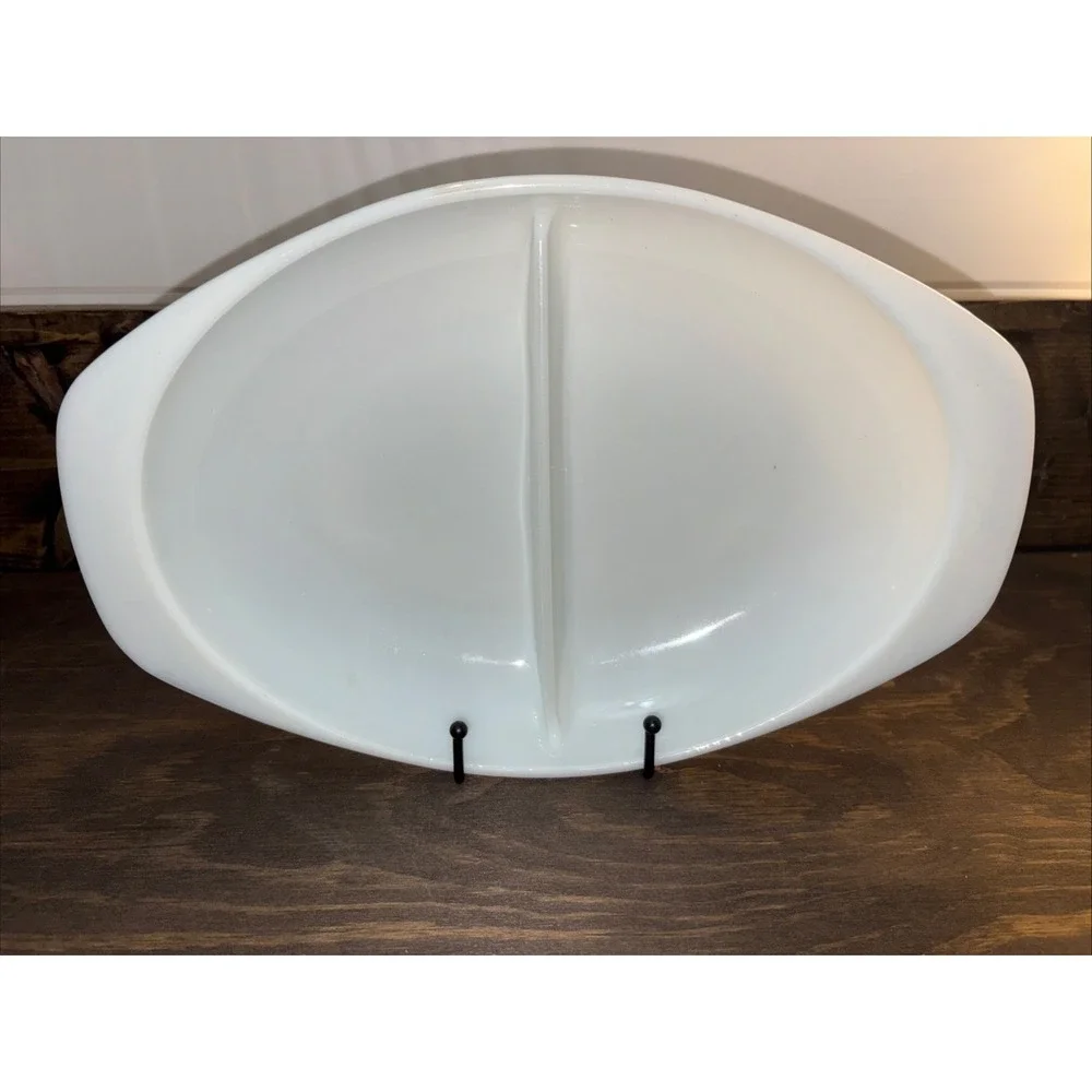 Vtg Pyrex Divided Casserole Dish White Milk Glass 2 Compartments 1.5 Quart Oval